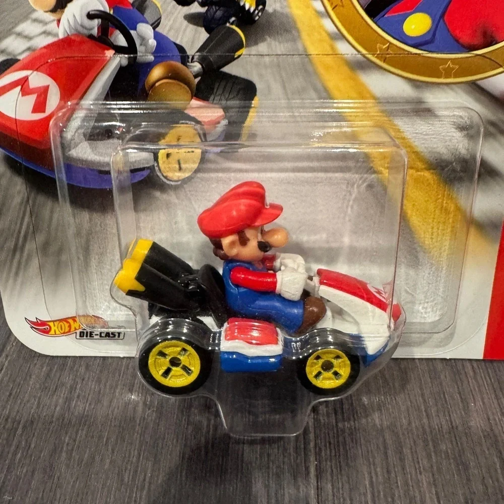 NWT Hot Wheels Mario Kart Track Die-Cast Vehicle - Kids Toddlers Boys - Picture 2 of 4